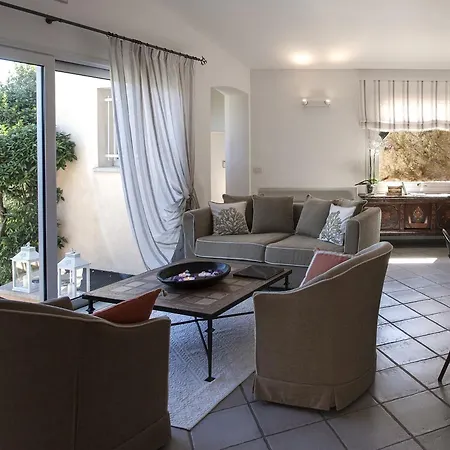 فندق إليا بيانكا لوكجوري بايا سردينيا