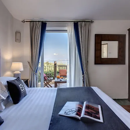 إليا بيانكا لوكجوري فندق بايا سردينيا